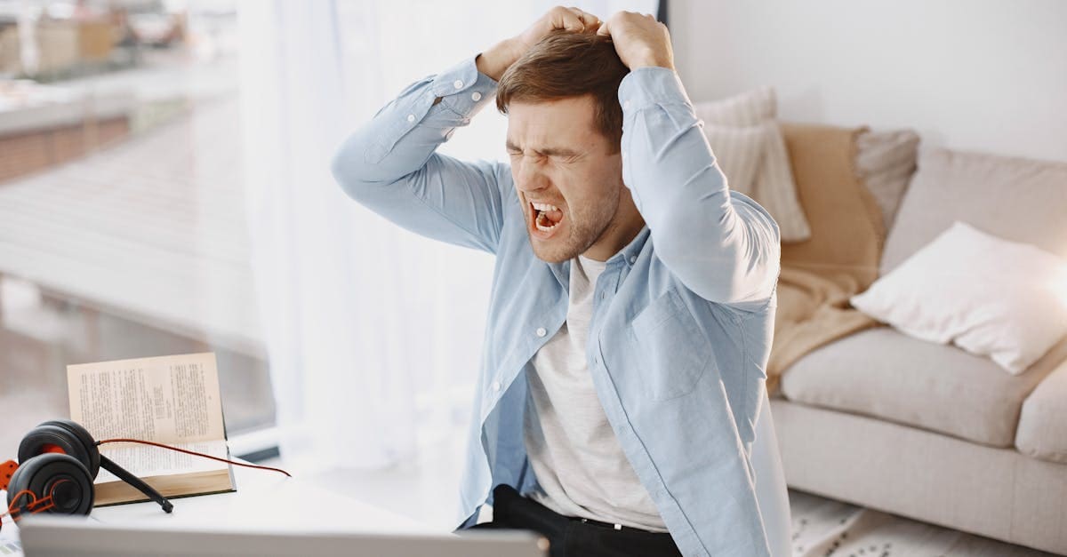 descubre cómo gestionar eficazmente una crisis de reputación online, protege la imagen de tu marca y recupera la confianza de tus clientes con estrategias probadas.